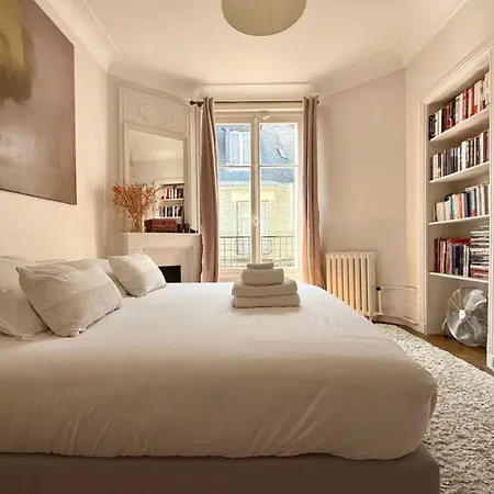 Appartement Superbe 3br Gros Cailloux Av Rapp Tour Eiffel Paris