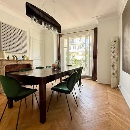 Superbe 3br Gros Cailloux Av Rapp Tour Eiffel Appartement